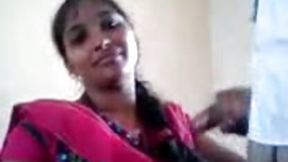 उसे मुंडा बिल्ली के साथ हिंदी पिक्चर सेक्सी इंग्लिश एक सीधे ड्रेसिंग रूम में