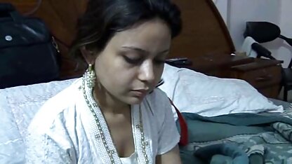 पेशी योग कोच एथलीट फर्श पर ब्लू फिल्म इंग्लिश में सेक्सी कुत्ते शैली