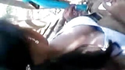 माँ बेटी और उसके प्रेमी के लिए सेक्स बीएफ इंग्लिश फिल्म सेक्सी सबक देता है