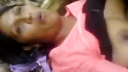 लेटेक्स पोशाक श्यामला कट्टर बीवर इंग्लिश की सेक्सी मूवी छूत और पोट सलाद