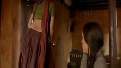 सींग का इंग्लिश फिल्म ब्लू सेक्सी बना हुआ काले बालों वाली एक कठोर पिछले दरवाजे