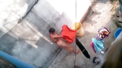 लैटिना इंग्लिश फिल्म सेक्सी वीडियो लिली हॉल में प्रचलन
