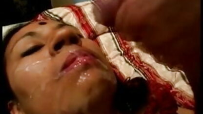 मालिश को उत्तेजित इंग्लिश ब्लू फिल्म सेक्सी वीडियो करता है अपने ग्राहक के साथ गुदा