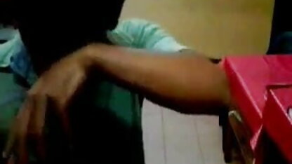 परिपक्व महिला स्तन से इंग्लिश बीएफ मूवी एक युवा लड़की का दूध बेकार है