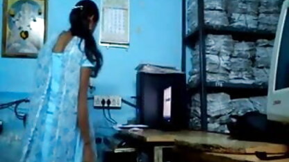 Mandy Muse में सेक्सी इंग्लिश ब्लू फिल्म उसे बड़े रसदार गधा ऊपर खड़े